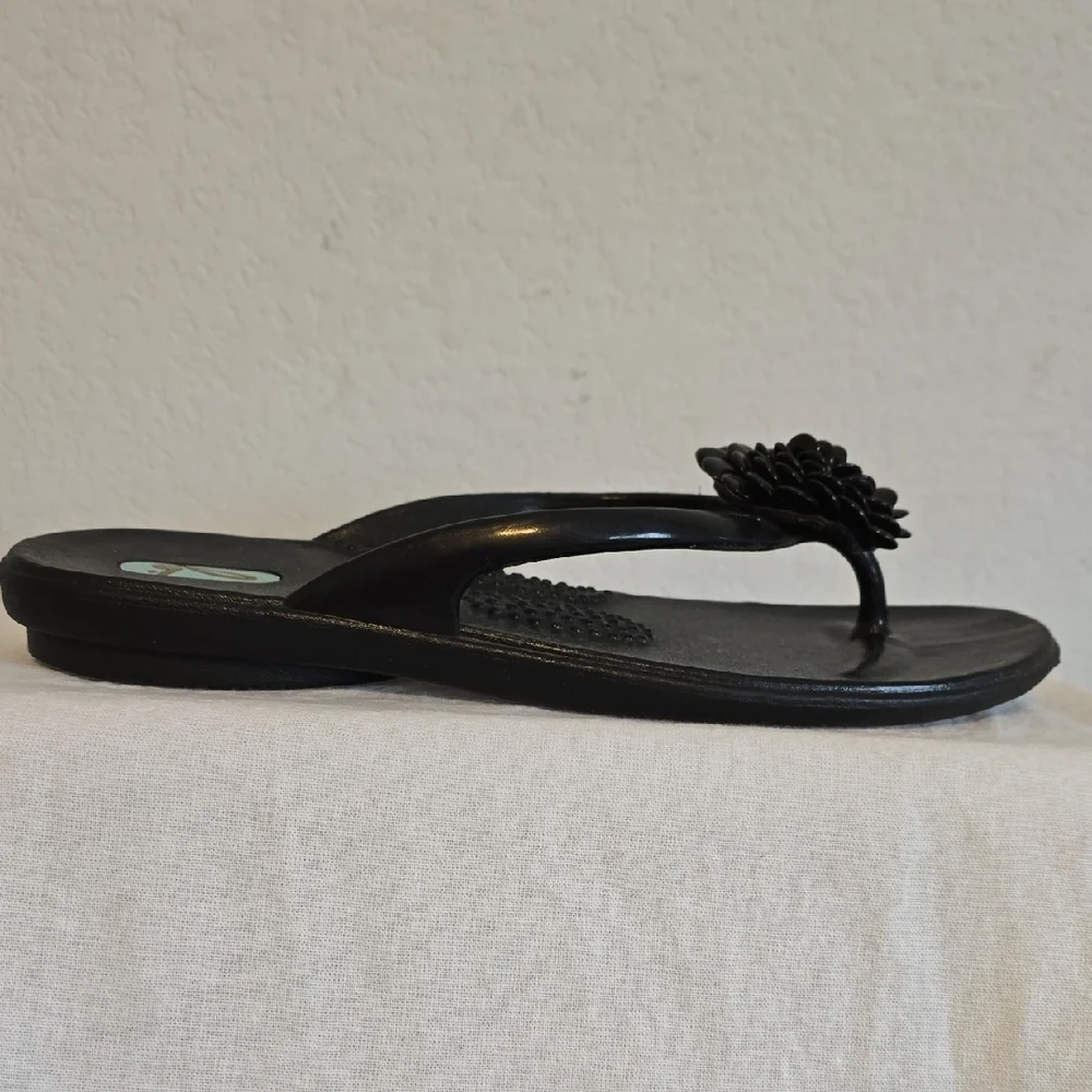 OKA b. Black Women's Sandals with Floral Accent. Size ML - Picture 14 of 16